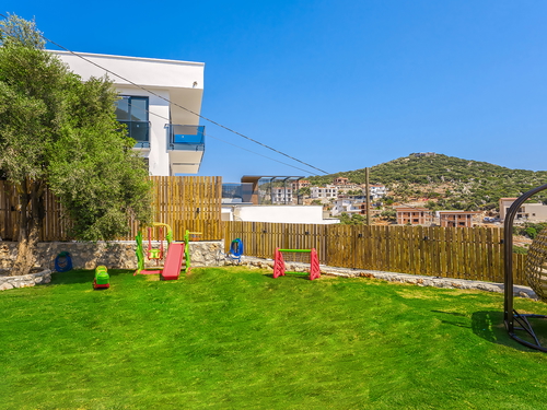  gece  -  Kasım
  | Kaş Yeniköy’de Deniz Manzaralı, Jakuzili Balayı ve Aile Villası – 4 Kişilik Tatil İçin İdeal Seçim